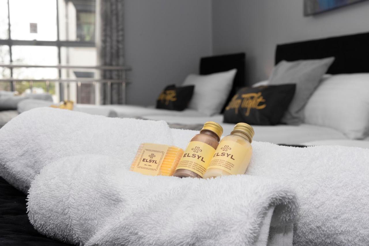 The Berwyn - Berwyn House Apartment Wrexham Ngoại thất bức ảnh
